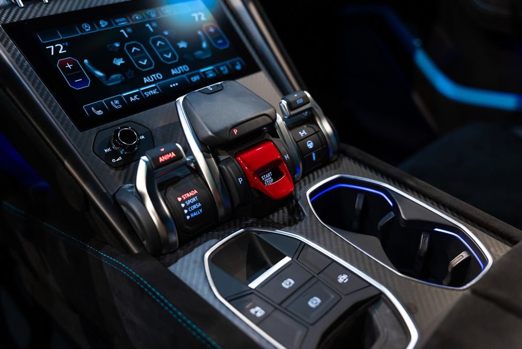Used 2024 Lamborghini Urus Performante AWD/4WD image 29