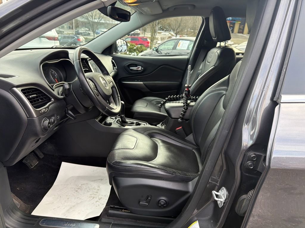 Certified 2019 Jeep Cherokee Limited image 12