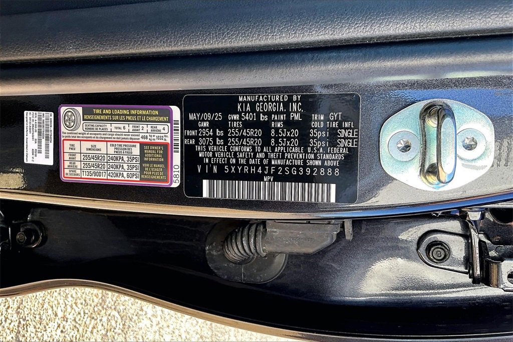 Certified 2025 Kia Sorento EX w/ Panoramic Sunroof Package image 36