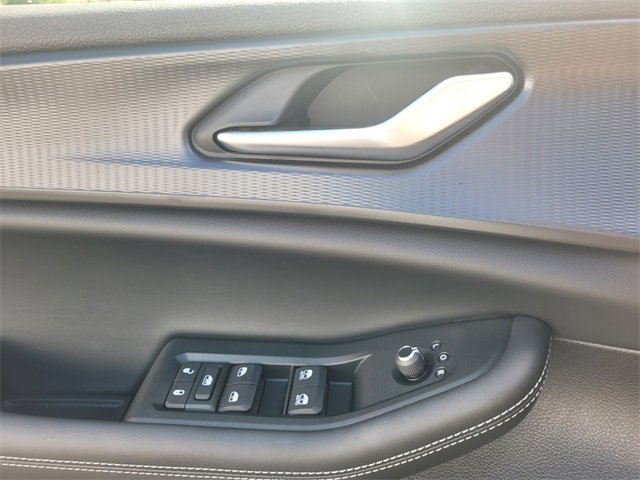 New 2025 Jeep Grand Cherokee Altitude image 23