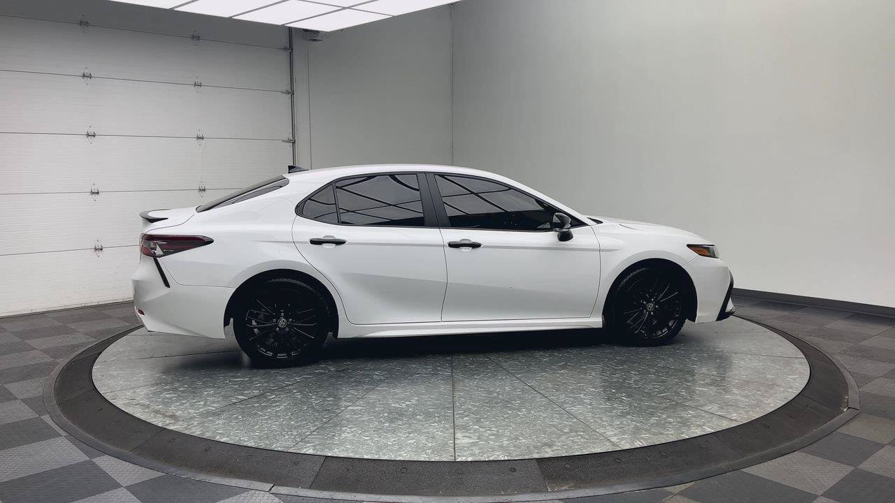 Used 2022 Toyota Camry SE w/ Carpet Mat Package (TMS) FWD image 33