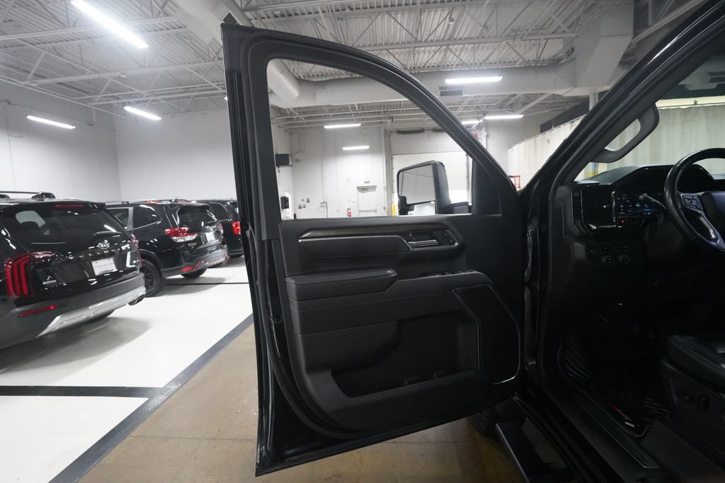 Used 2025 Chevrolet Silverado 2500 LT w/ Trail Boss Package AWD/4WD image 27
