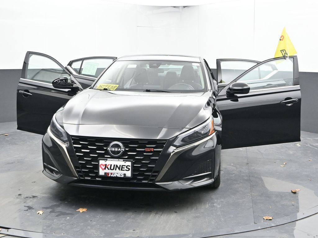 Used 2024 Nissan Altima 2.5 SR FWD image 54