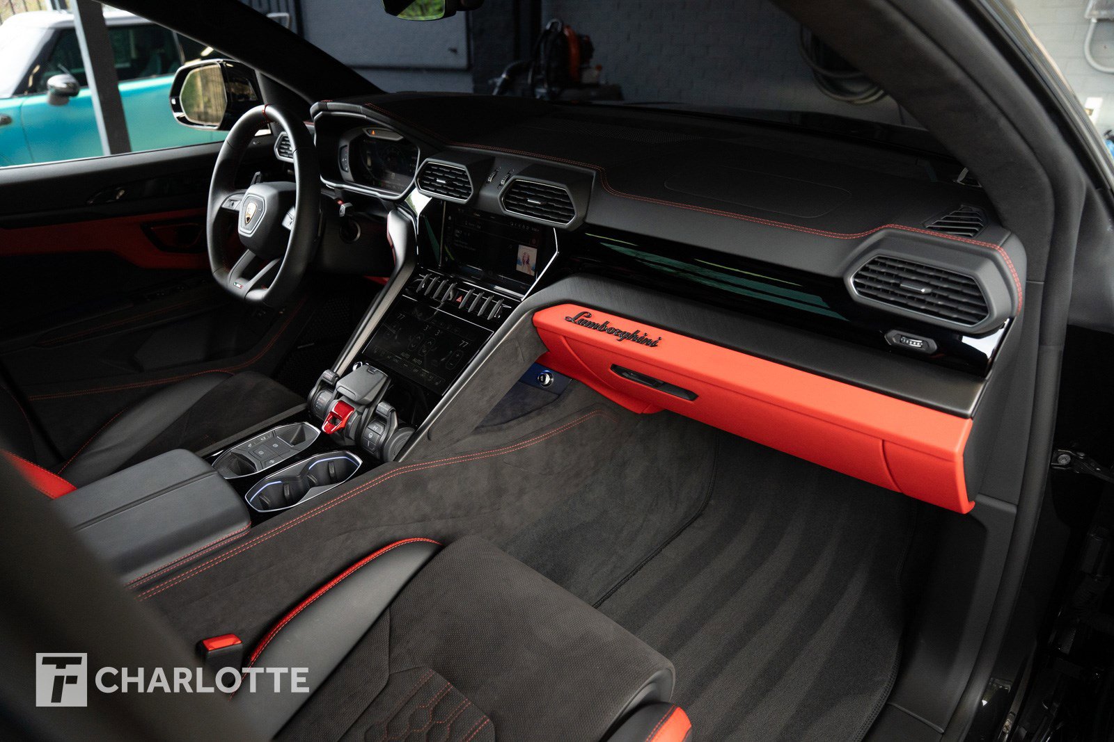 Used 2024 Lamborghini Urus S image 33