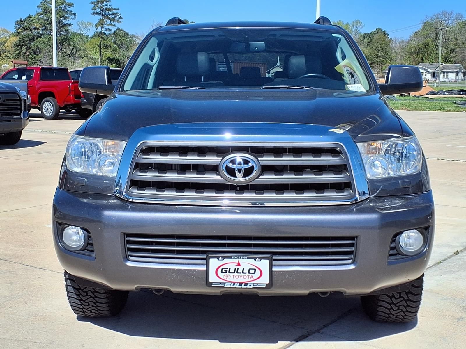 Used 2016 Toyota Sequoia SR5 w/ Premium Package image 4