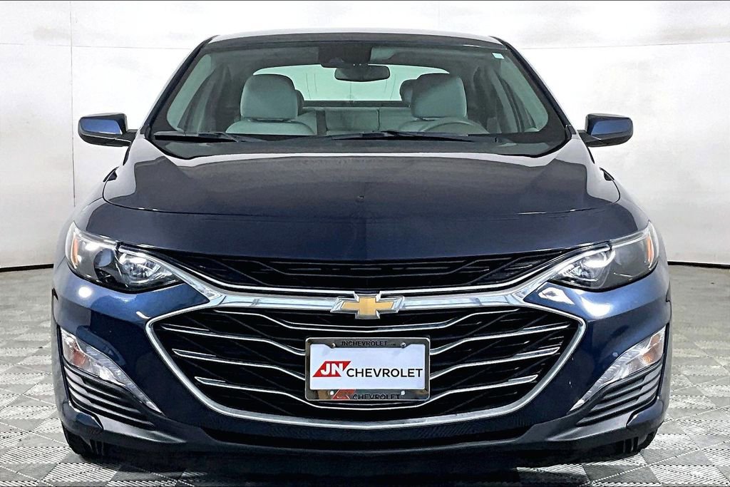 Used 2020 Chevrolet Malibu LT FWD image 2