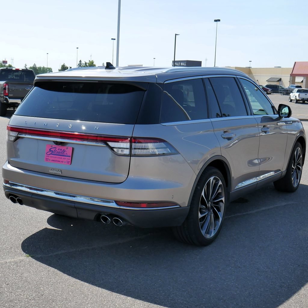Used 2021 Lincoln Aviator Reserve w/ Equipment Group 202A AWD/4WD image 11