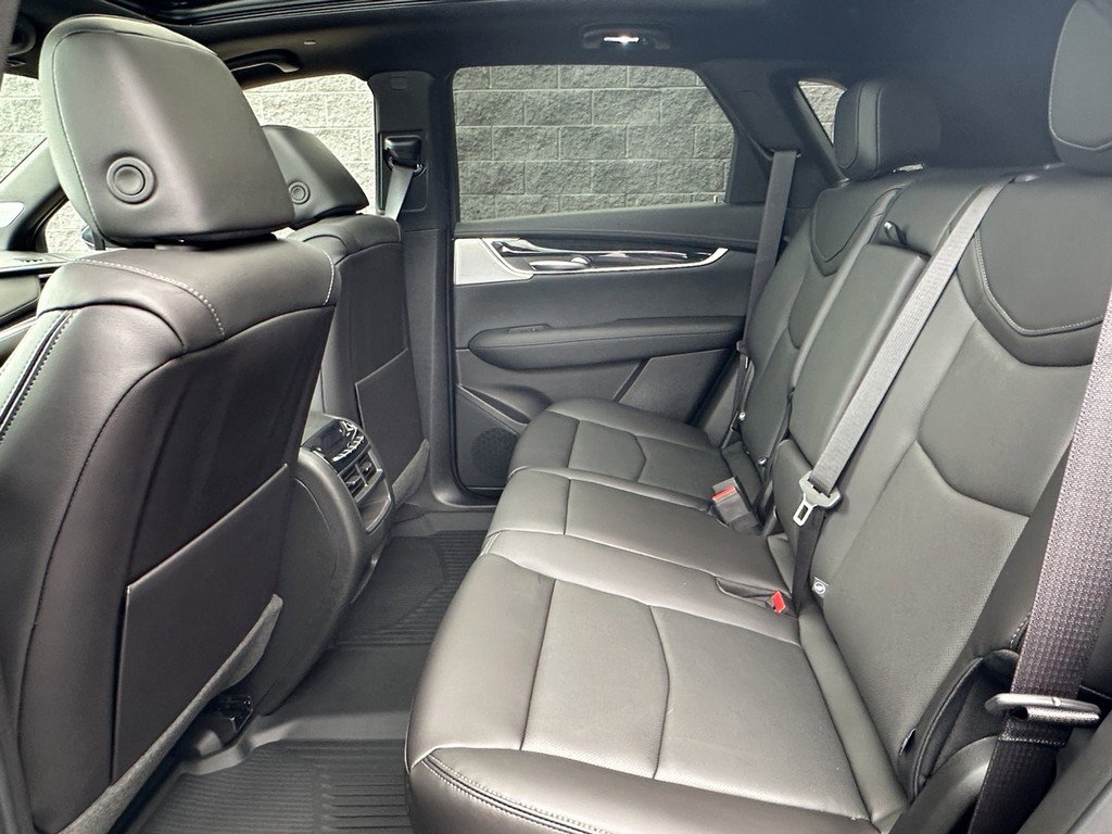 Used 2025 Cadillac XT5 Premium Luxury w/ LPO, Floor Liner Package FWD image 6