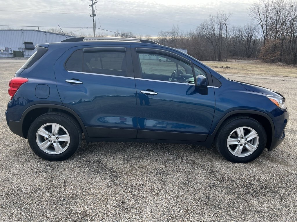 Used 2020 Chevrolet Trax LT w/ LT Convenience Package image 4