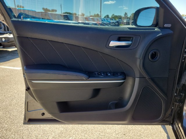 Used 2023 Dodge Charger R/T w/ Performance Handling Group RWD image 17