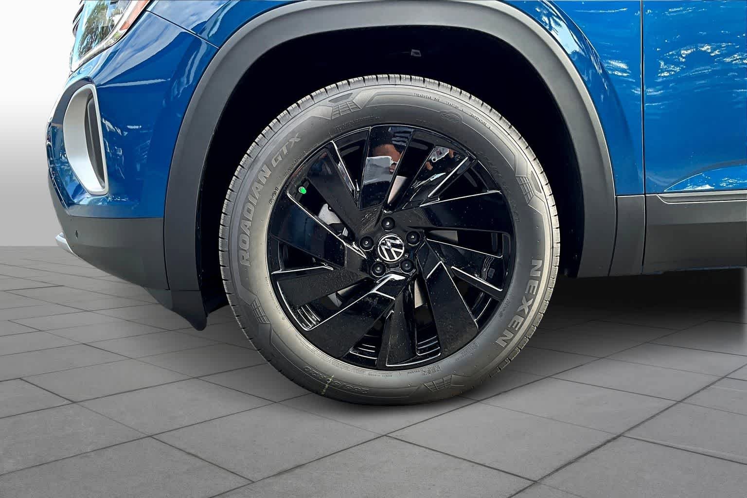 New 2026 Volkswagen Atlas SE FWD image 11