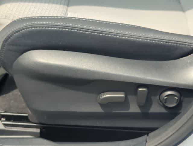 Used 2025 Subaru Outback Premium w/ Popular Package #1 AWD/4WD image 18