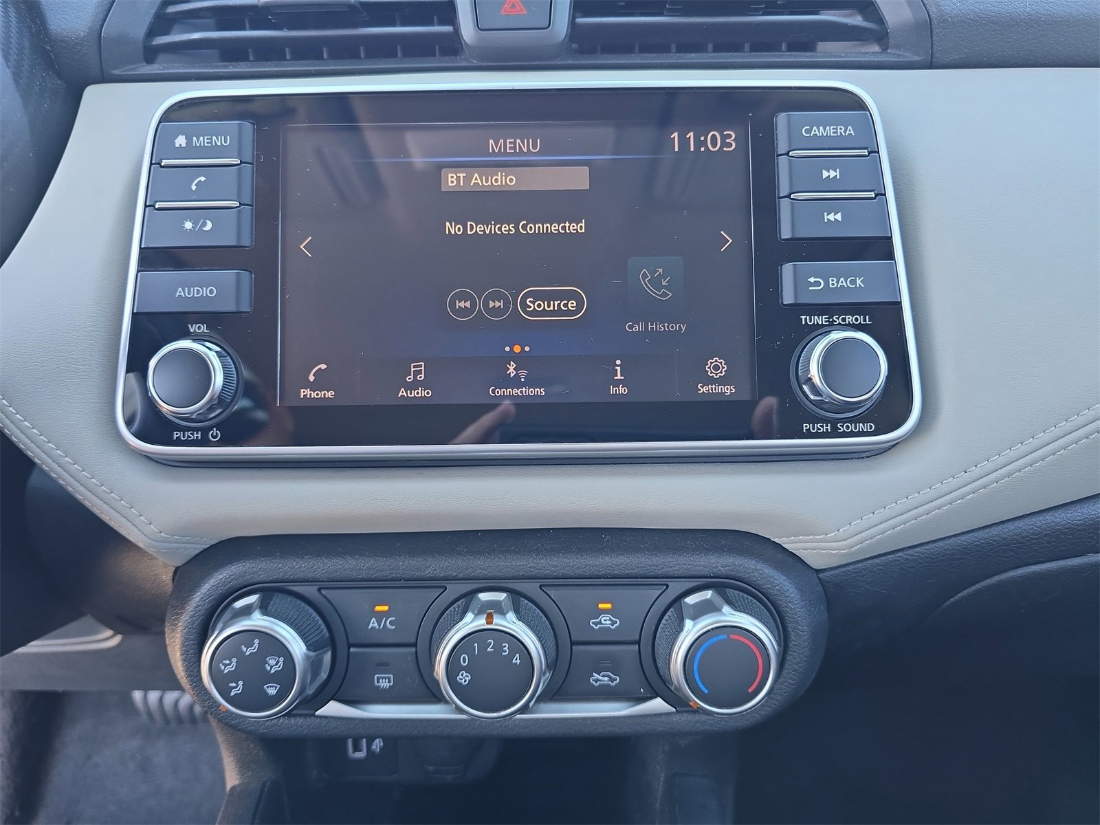 Used 2020 Nissan Versa SV image 17