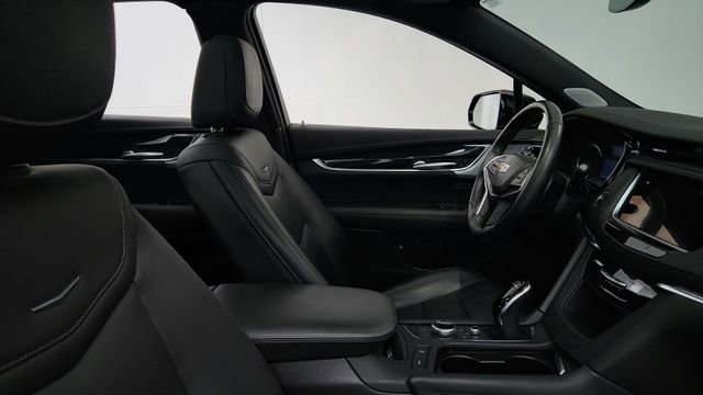 Certified 2023 Cadillac XT5 Premium Luxury w/ LPO, Floor Liner Package image 26