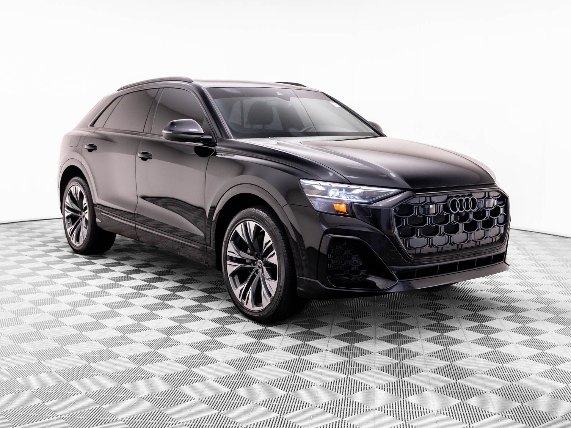 Used 2025 Audi Q8 Premium Plus AWD/4WD image 7