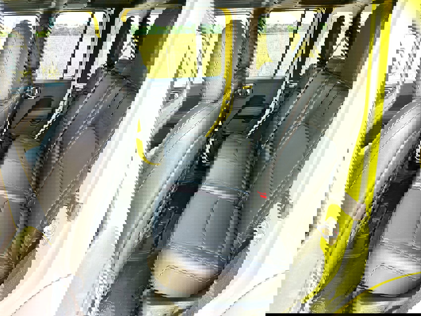 New 2023 Jeep Wrangler Unlimited Rubicon 4xe w/ Steel Bumper Group image 22