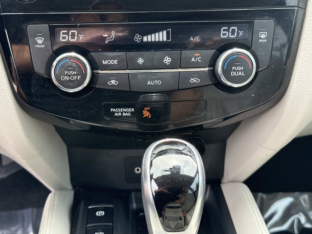 Certified 2019 Nissan Rogue Sport SL w/ Premium Package FWD image 24