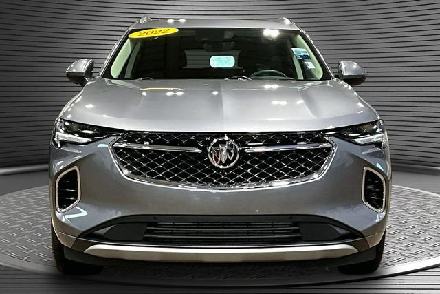 Used 2022 Buick Envision Avenir w/ Technology Package II FWD image 2