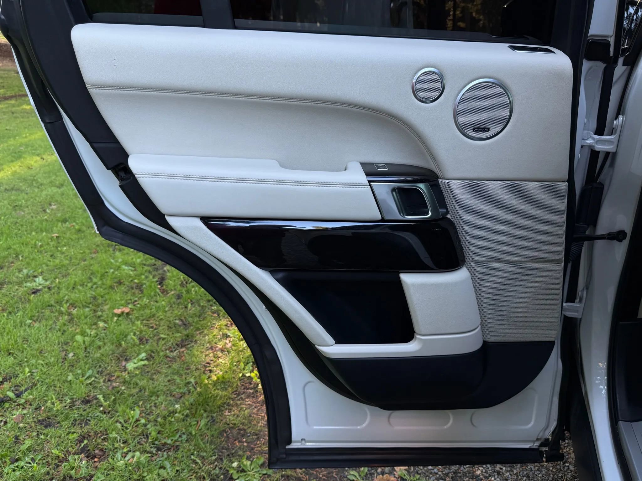 Used 2014 Land Rover Range Rover Supercharged image 50