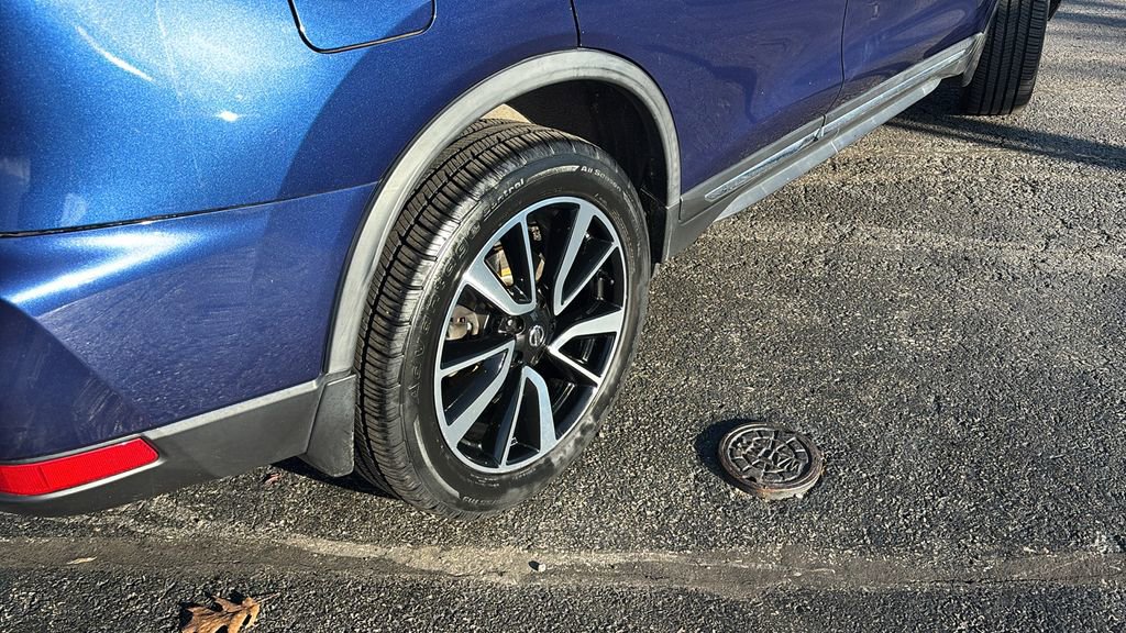 Used 2018 Nissan Rogue SL w/ Premium Package image 8