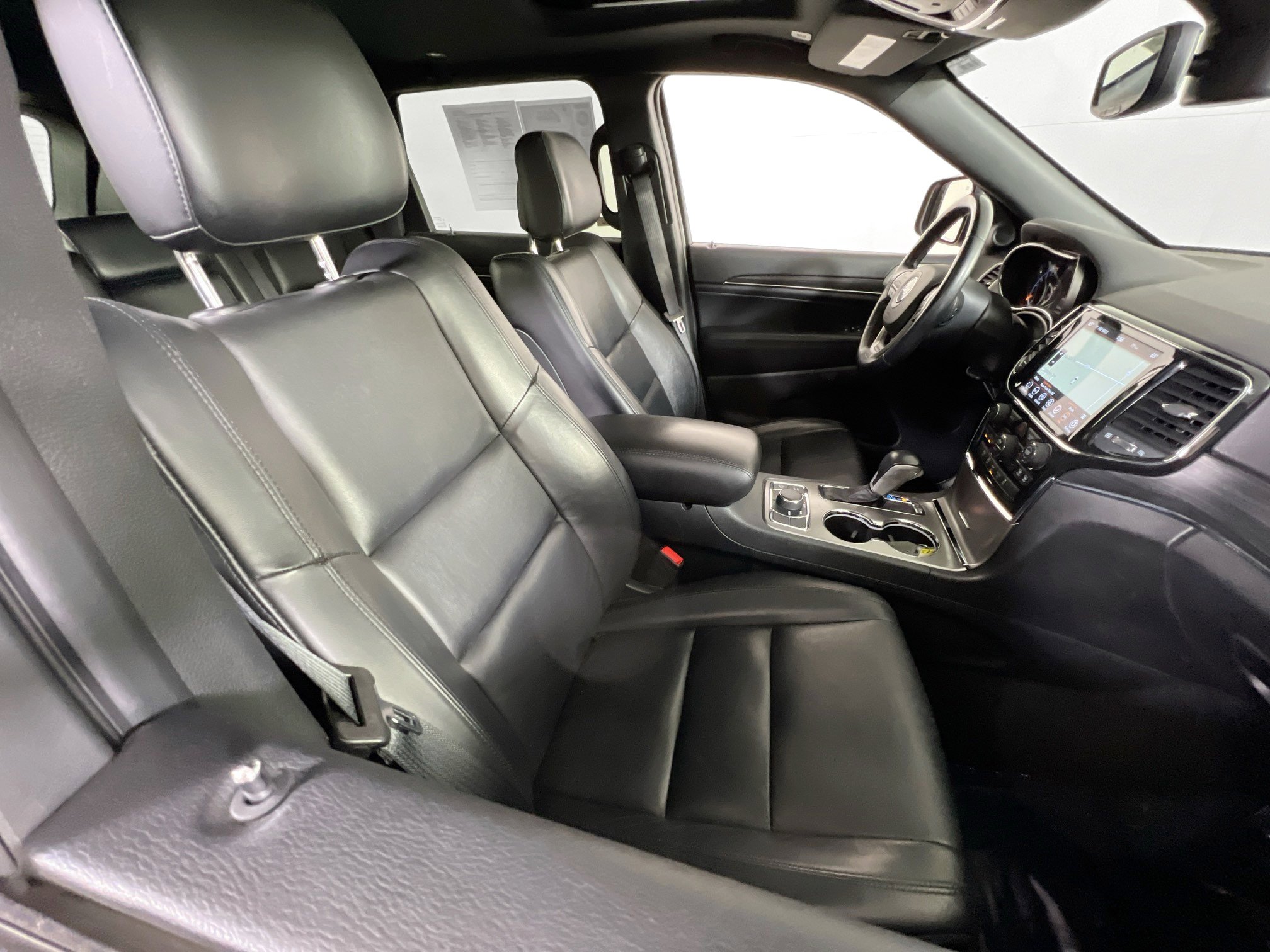 Used 2022 Jeep Grand Cherokee Limited image 27