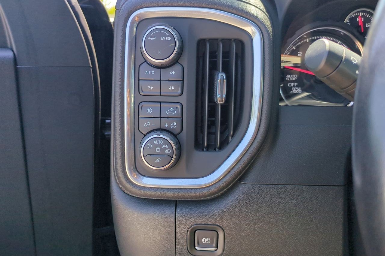Used 2022 Chevrolet Silverado 1500 RST AWD/4WD image 18