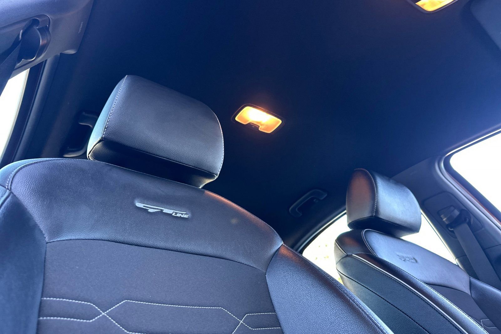 Used 2023 Kia Forte GT-Line w/ GT-Line Technology Package image 13