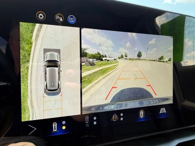 Used 2025 Chevrolet Equinox RS w/ Safety and Technology Package AWD/4WD image 6