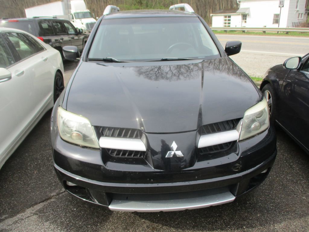 Used 2006 Mitsubishi Outlander SE image 2