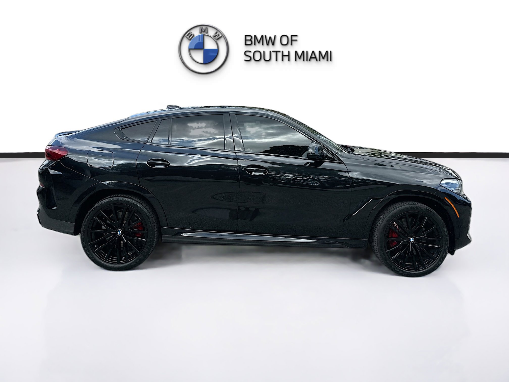 Used 2022 BMW X6 M50i w/ Premium Package image 8