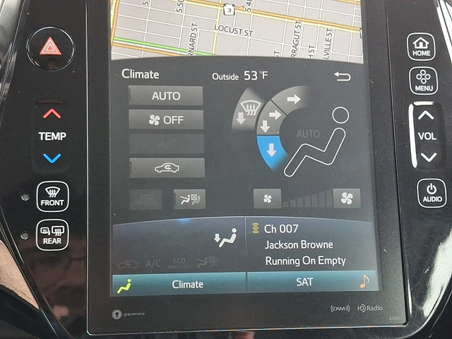 Used 2017 Toyota Prius Prime Premium image 16