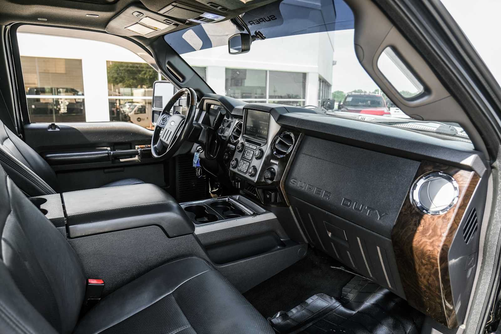Used 2014 Ford F250 Platinum w/ FX4 Off-Road Package AWD/4WD image 11