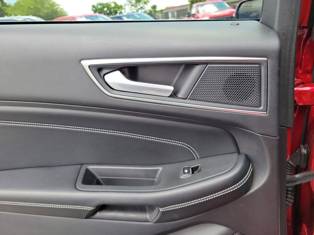 Certified 2020 Ford Edge Titanium AWD/4WD image 14