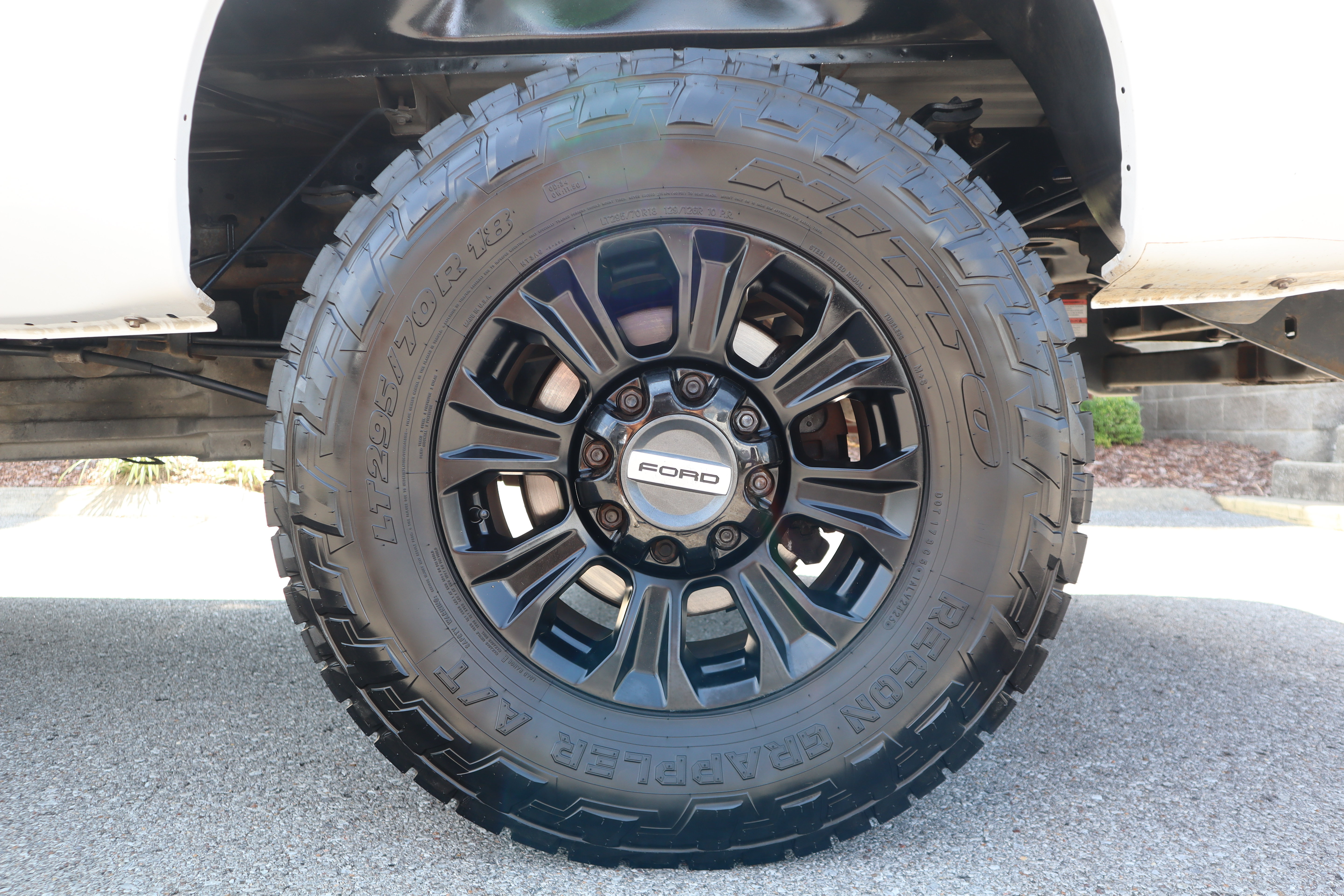 Used 2015 Ford F350 Lariat w/ Lariat Interior Package AWD/4WD image 11