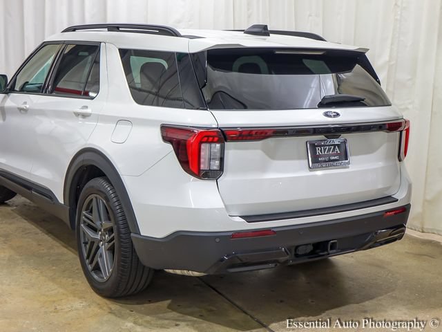 Used 2025 Ford Explorer ST-Line w/ Premium Package RWD image 5