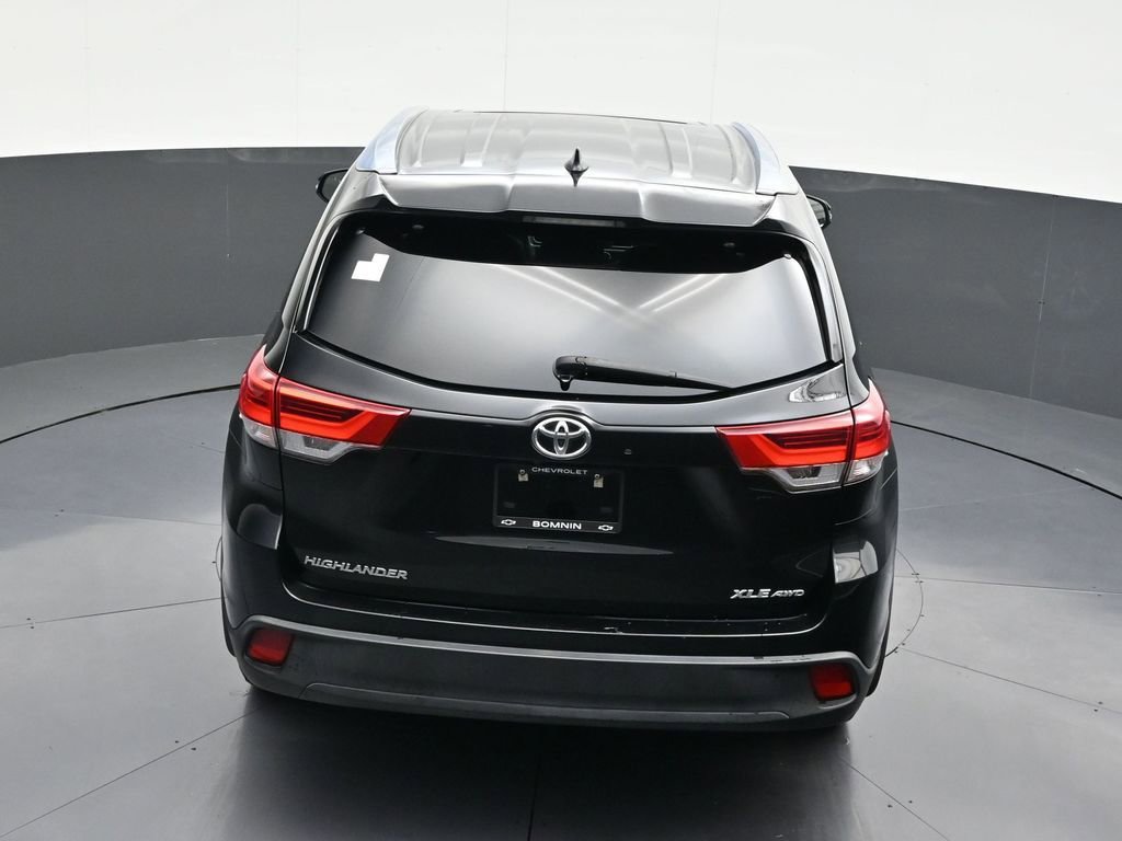 Used 2019 Toyota Highlander XLE image 19