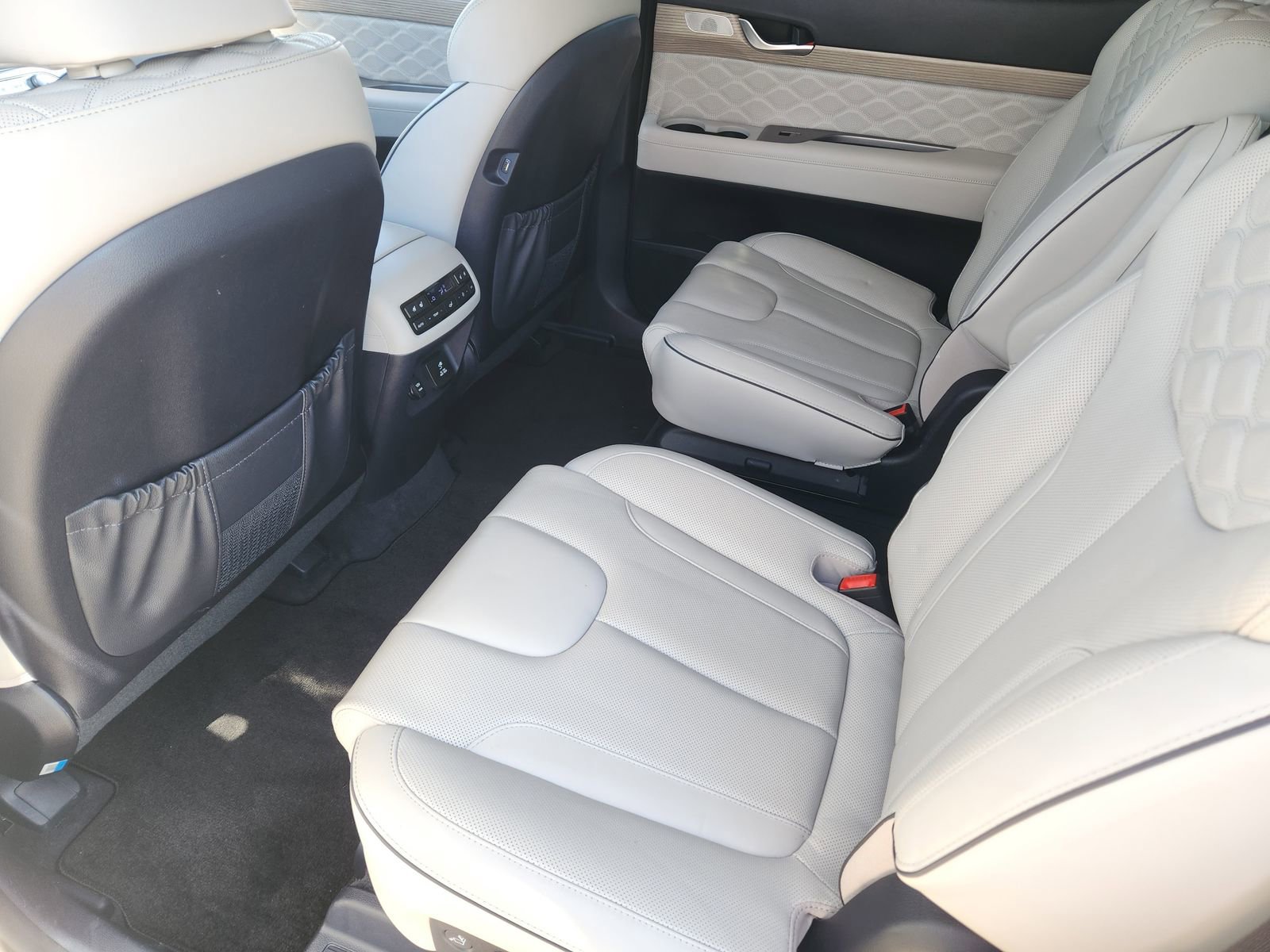 Used 2022 Hyundai Palisade Calligraphy image 34