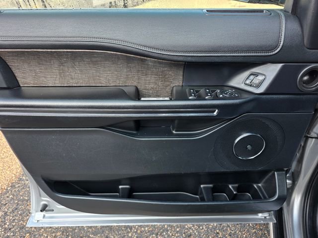 Used 2021 Ford Expedition Limited image 25