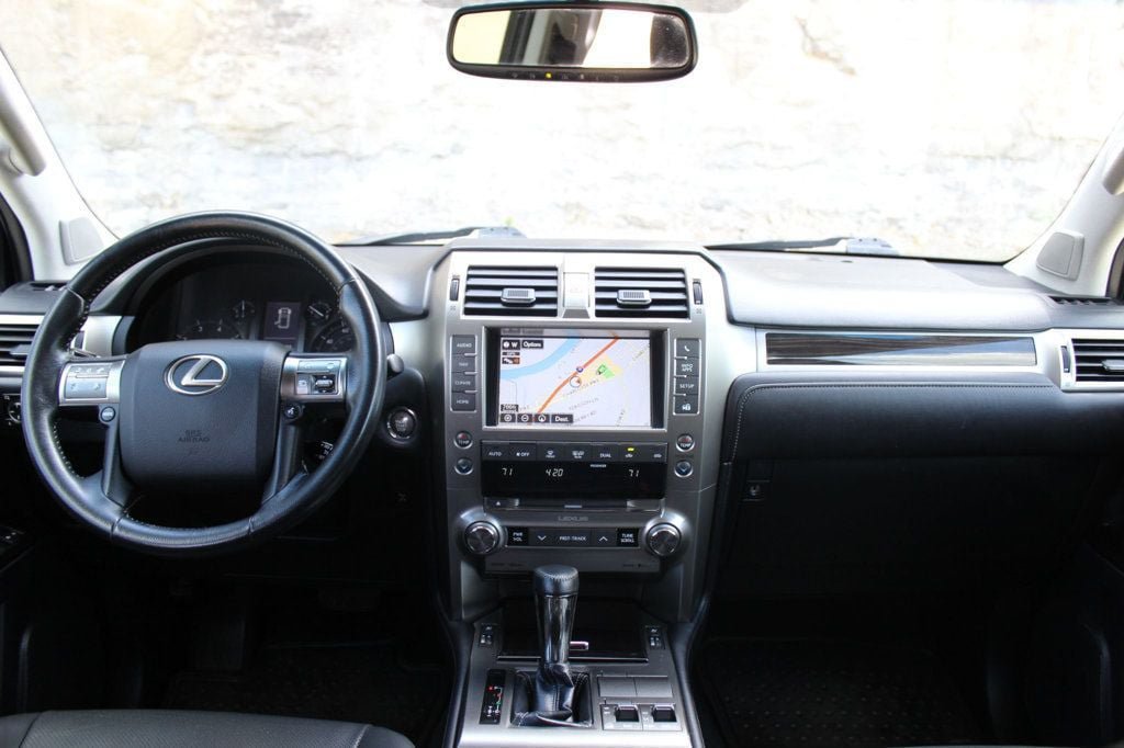 Used 2017 Lexus GX 460 AWD/4WD image 11