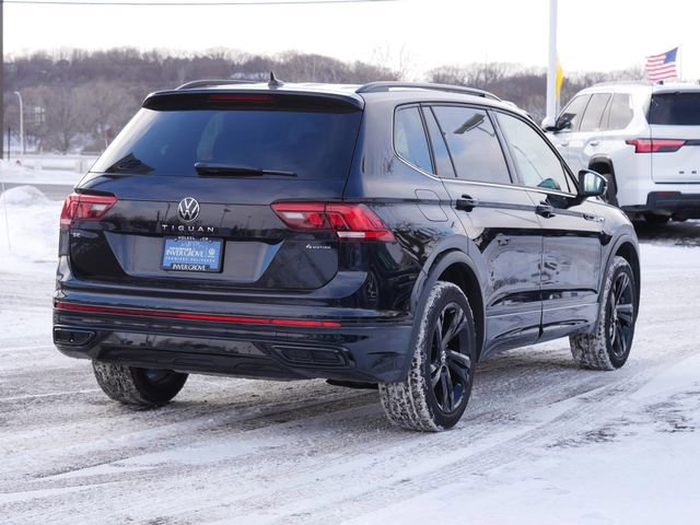 Certified 2024 Volkswagen Tiguan SE R-Line image 7