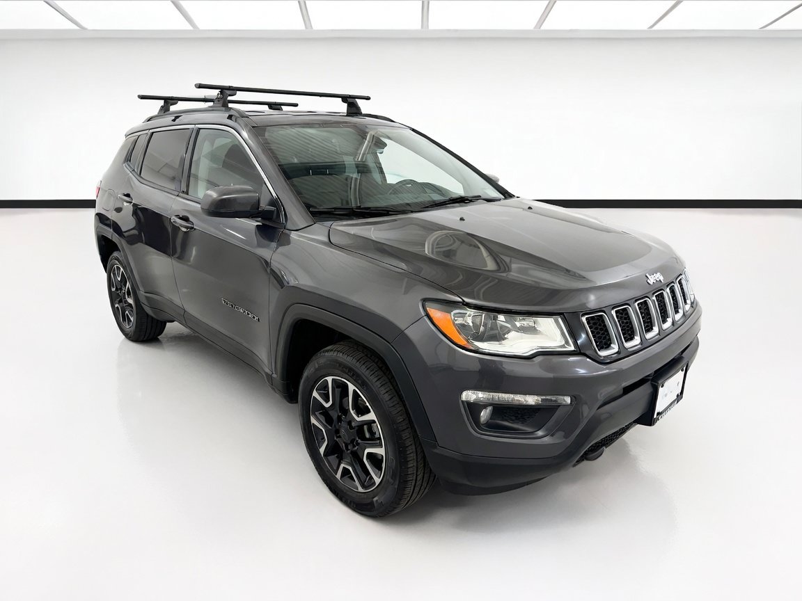 Used 2019 Jeep Compass Trailhawk AWD/4WD image 3
