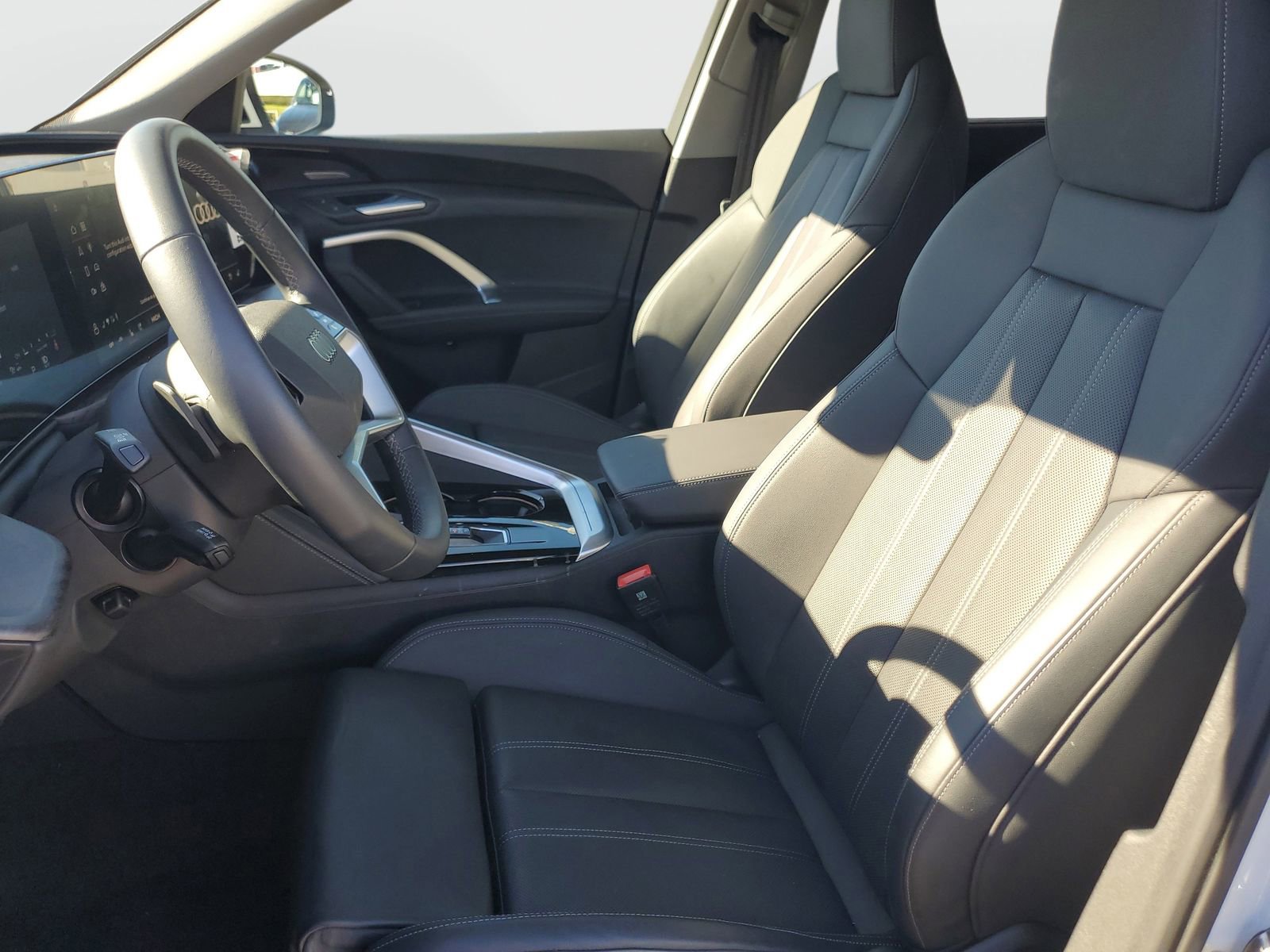 Used 2025 Audi Q5 Premium Plus w/ Premium Plus image 19