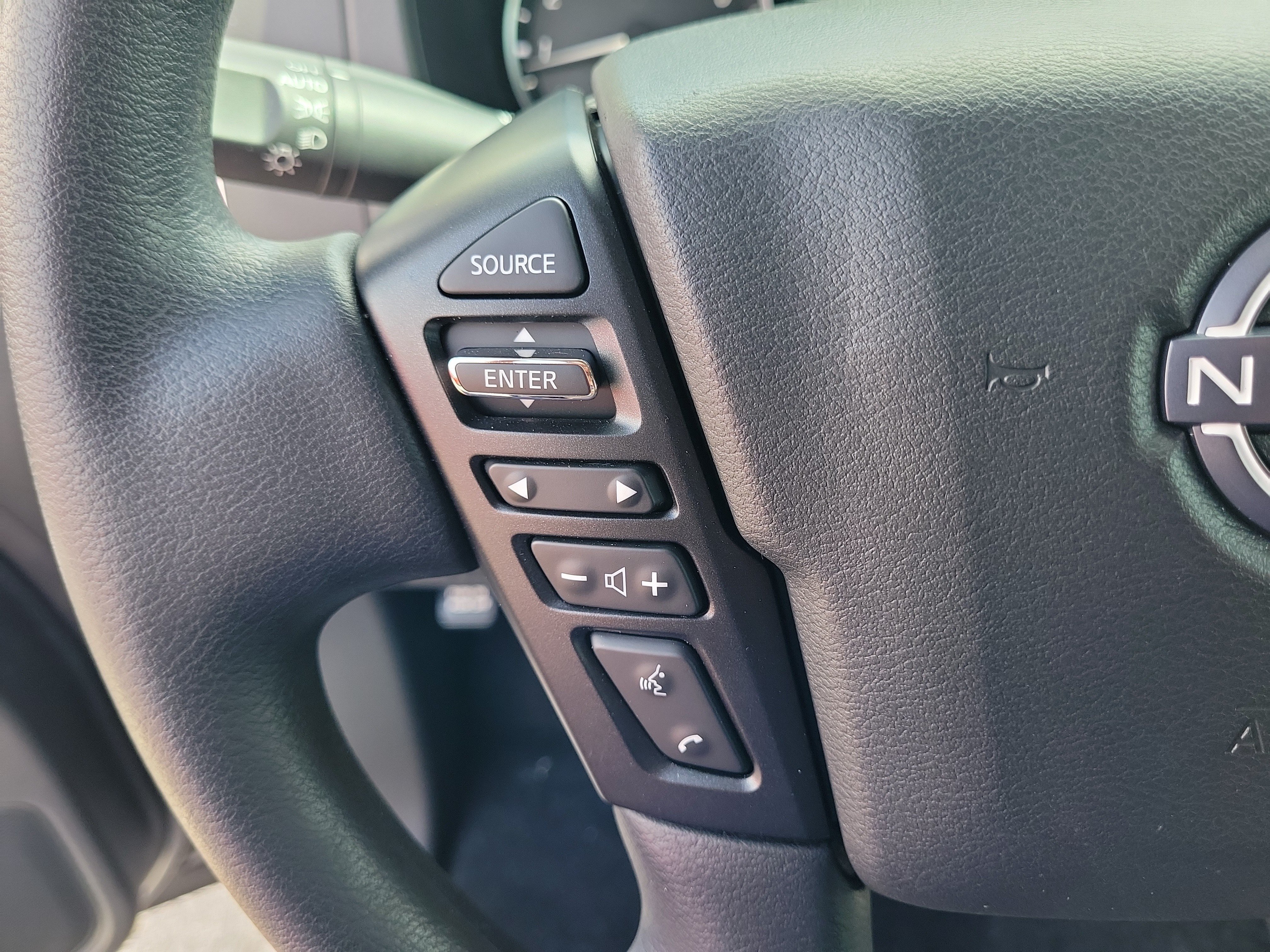 Certified 2025 Nissan Frontier SV RWD image 16