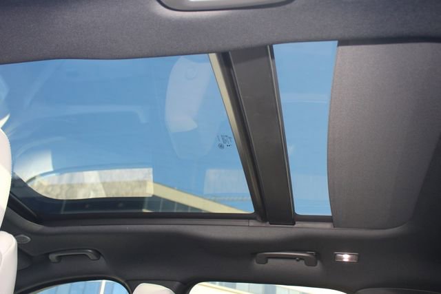 New 2026 Jaguar F-PACE R-Dynamic S image 23