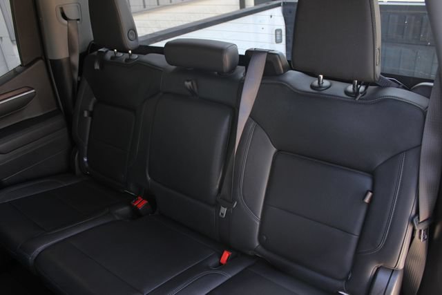 Used 2025 GMC Sierra 1500 SLT AWD/4WD image 21