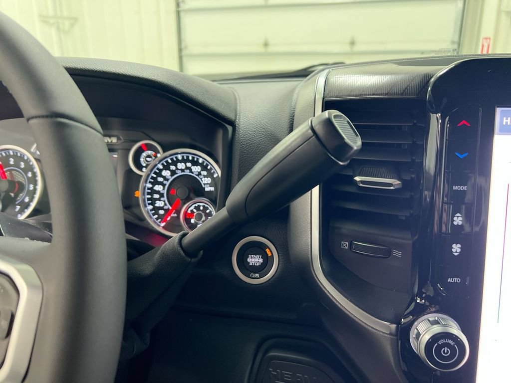New 2026 RAM 2500 Big Horn AWD/4WD image 18