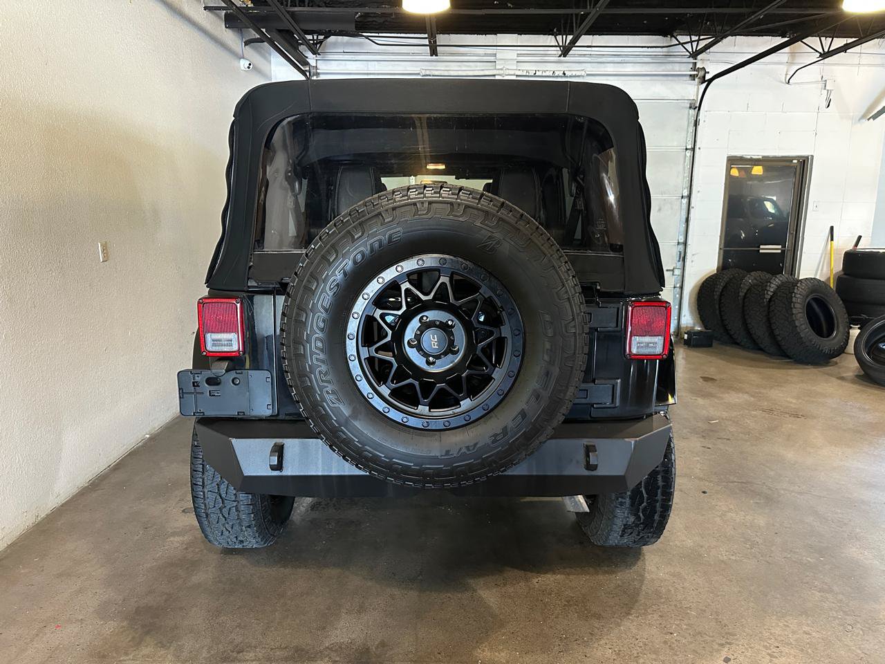 Used 2012 Jeep Wrangler Unlimited Sahara AWD/4WD image 7