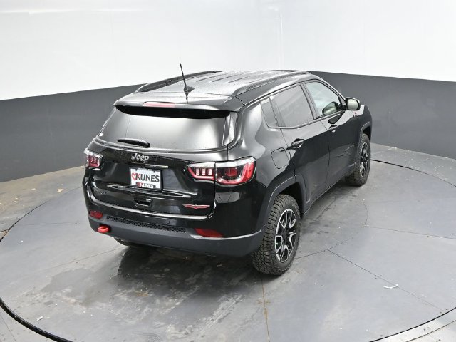 New 2026 Jeep Compass Trailhawk AWD/4WD image 30