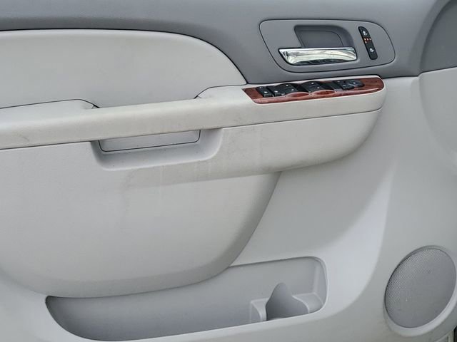 Used 2013 Chevrolet Avalanche LT image 19