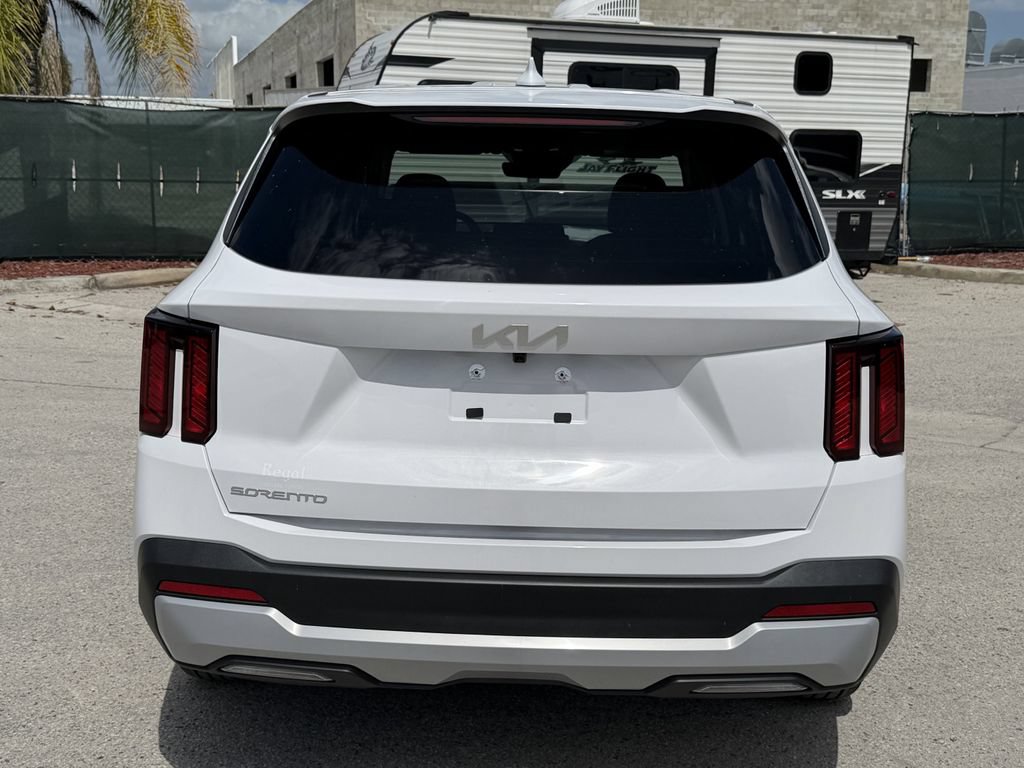 New 2026 Kia Sorento LX FWD image 5